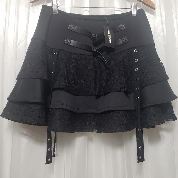 NWT Hot Topic Sz L Black Lace Layered Buckle Mini Skirt - Picture 5 of 12